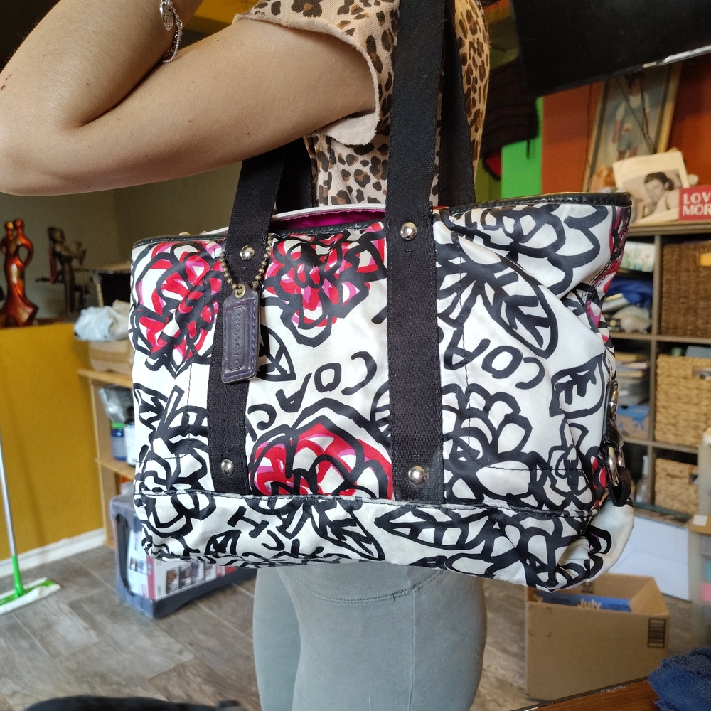 Coach Black and Red Elegant Tote Bag